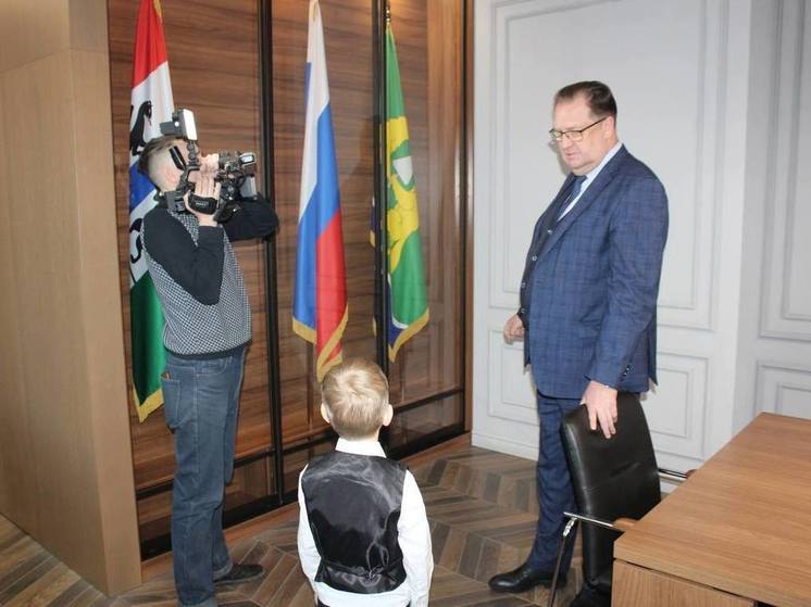 Шестилетний мальчик из Искитима в Новосибирской области занял кресло главы города