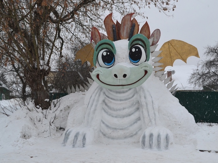 В Ярославле готов пятиметровый снежный Дракоша