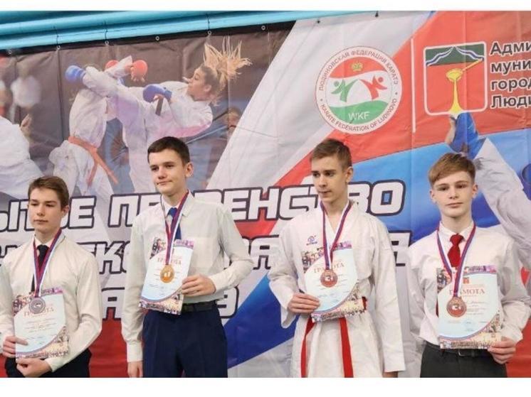 13 медалей завоевали брянские каратисты на Первенстве в Людиново