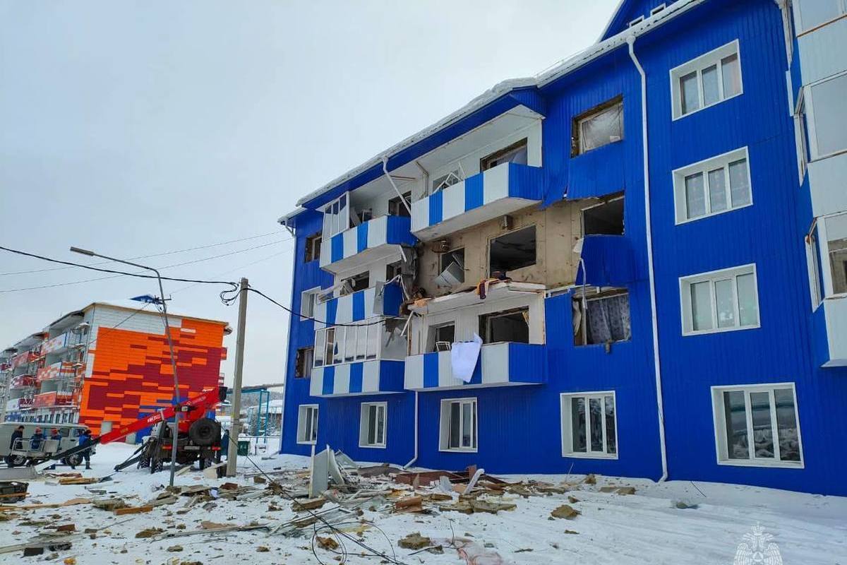 В якутском городе Томмот в многоквартирном доме произошел взрыв газа - МК  Якутия