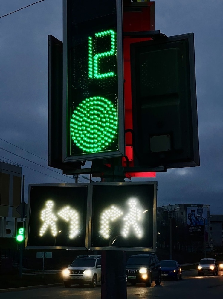 В Ноябрьске почти на весь день отключат светофоры на оживленном перекрестке
