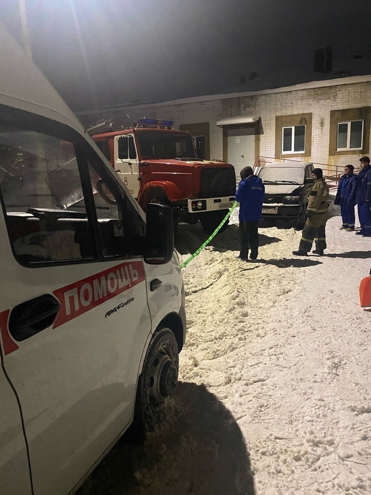 В Рыбинске пожарным пришлось спасать «скорую»