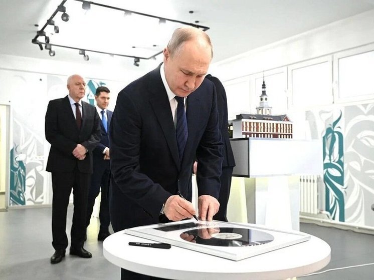 Владимир Путин заявил о необходимости экономического роста в Калининградской области