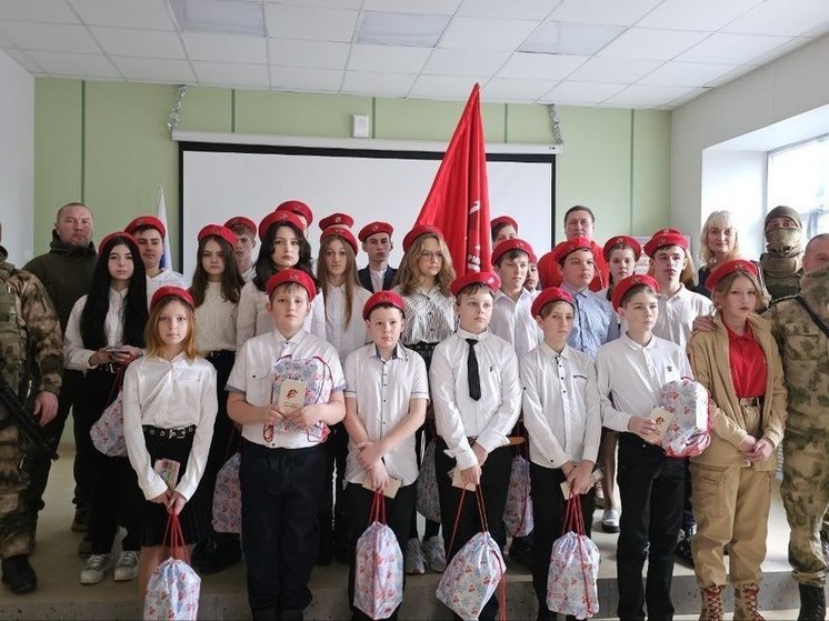 Ученики школы №4 в Геническе вступили в Юнармию