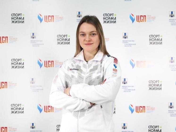 Сахалинская лыжница Николова взяла золото на чемпионате Сибири