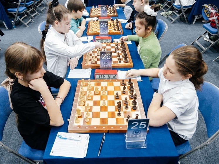 200 юных шахматистов приехали в Ноябрьск на всероссийский турнир