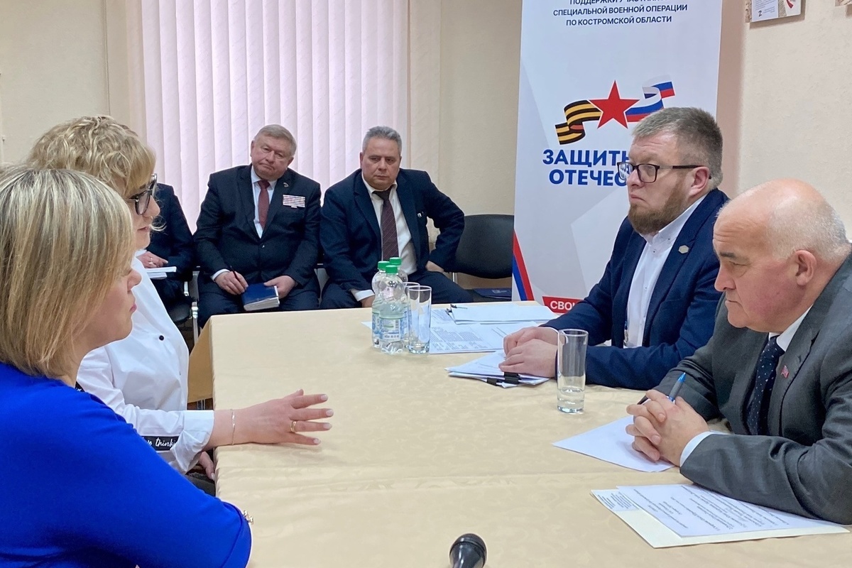 На встрече с семьями участников СВО губернатор Ситников оперативно решал их проблемы