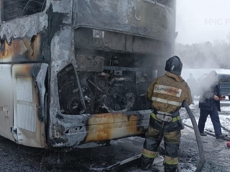 Пассажирский автобус «Новосибирск Новокузнецк» сгорел на трассе К-19р