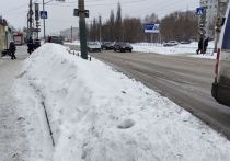 Губернатор Омской области Виталий Хоценко поручил дорожным службам оперативно подготовиться к снегопаду и непогоде, которую обещают синоптики
