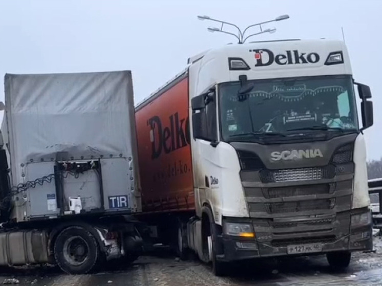 На шоссе Энтузиастов в Балашихе перекрыто движение из-за крупного ДТП