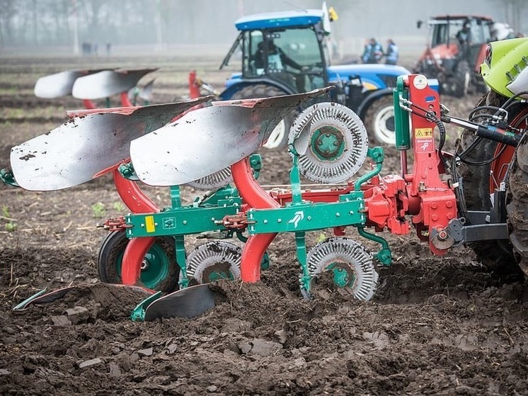 Более 550 единиц техники получили аграрии новых регионов РФ за минувший год