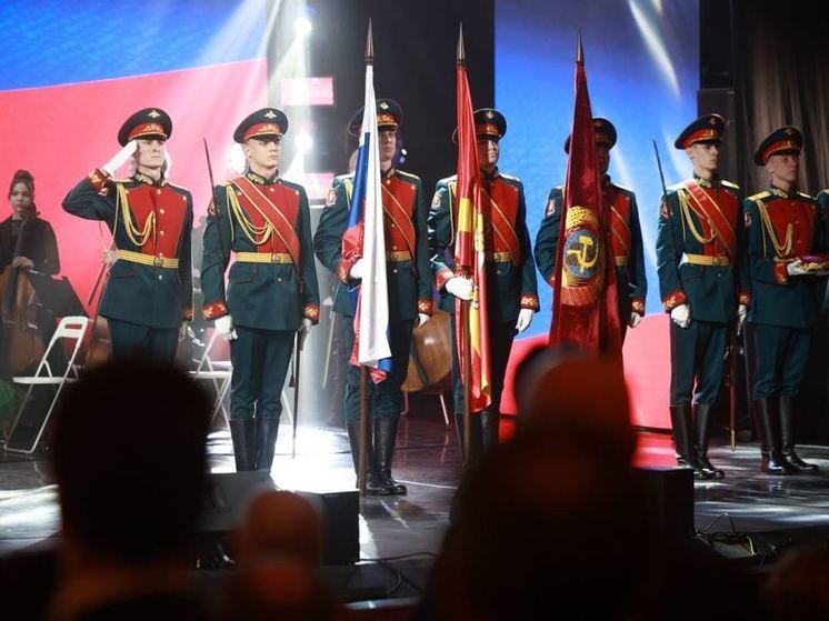 Южноуральских героев СВО наградили на концерте в честь 90-летия региона
