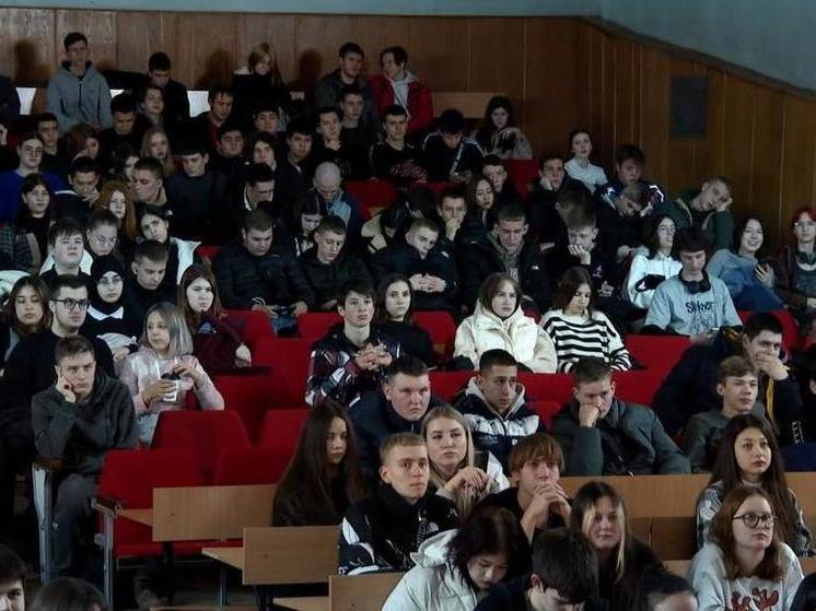 В Татьянин день Сотрудники Сбера рассказали крымским студентам о профессиях будущего