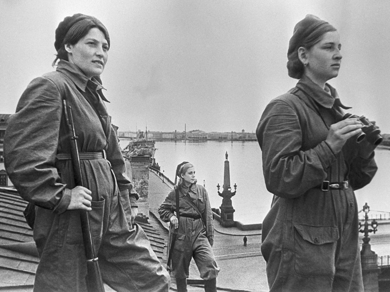 Исполнилось 80 лет со дня освобождения Ленинграда от фашистской блокады: исторические кадры