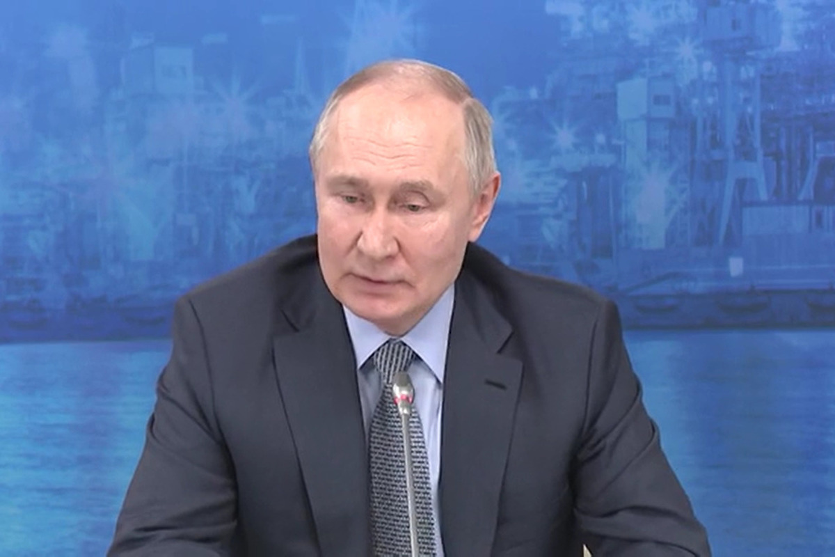 Putin: the country's elite are its defenders, not "weirdos exposing their genitals"