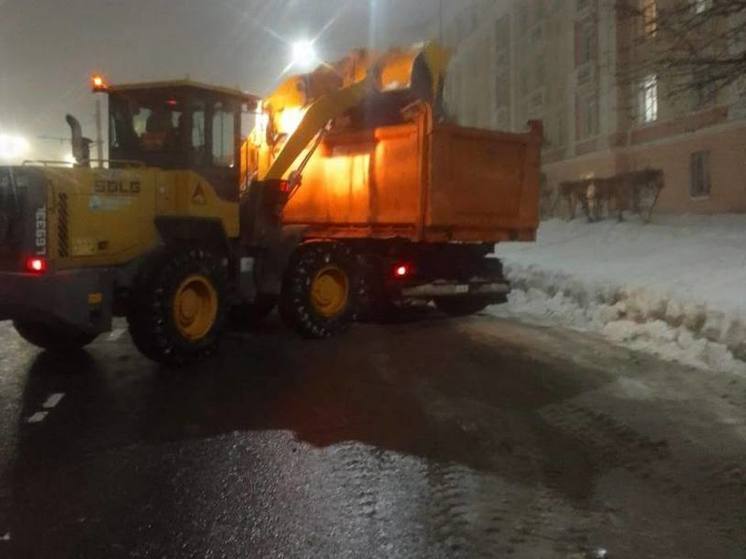 Курские дороги от снега ночью расчищали 40 единиц техники и 11 рабочих
