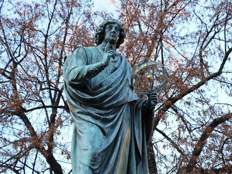 Настоящее захоронение Николая Коперника нашли под алтарем собора в Польше