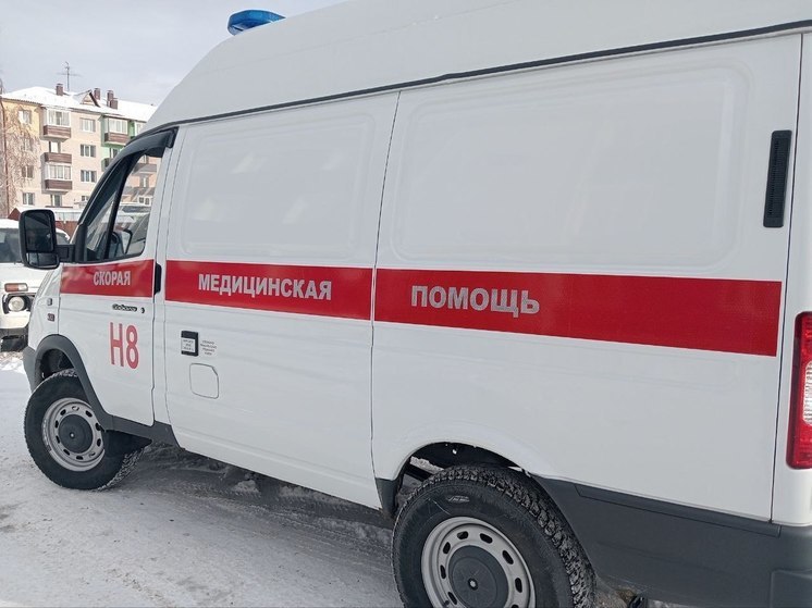 Жители Барнаула помогли девушке, потерявшей сознание на улице