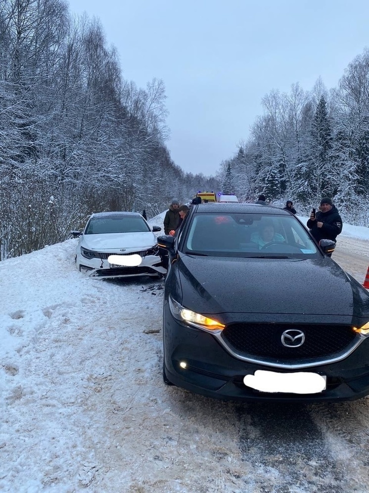 В Тверской области двое детей и трое взрослых пострадали в ДТП