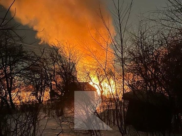 Причиной пожара в Сысоеве стало неосторожное обращение с огнём
