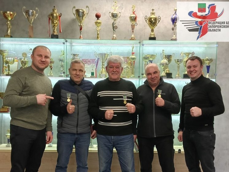 В Запорожской области наградили медалями ведущих тренеров по боксу