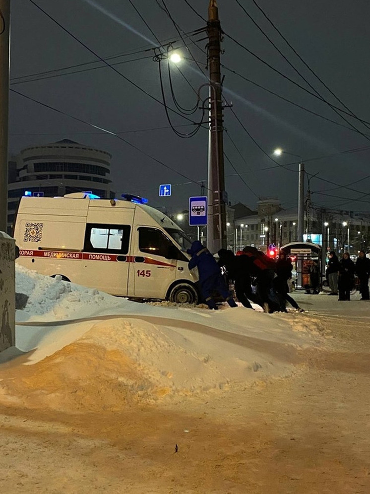 Комиссара помнишь тот вечер белый снег