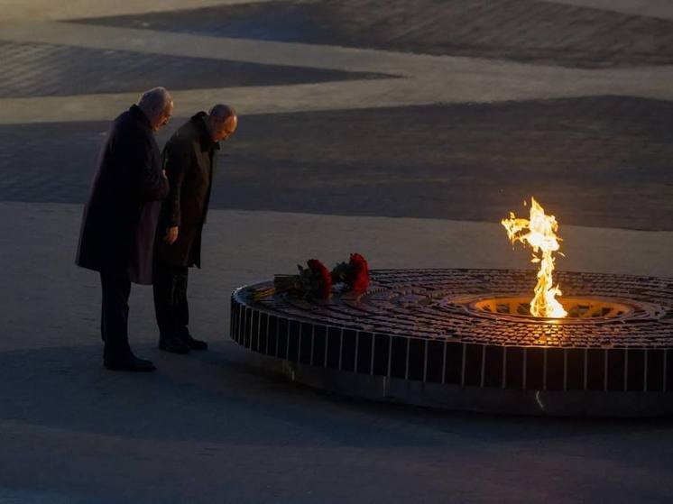 Путин и Лукашенко побывали на открытии мемориала жертвам фашистского геноцида под Гатчиной