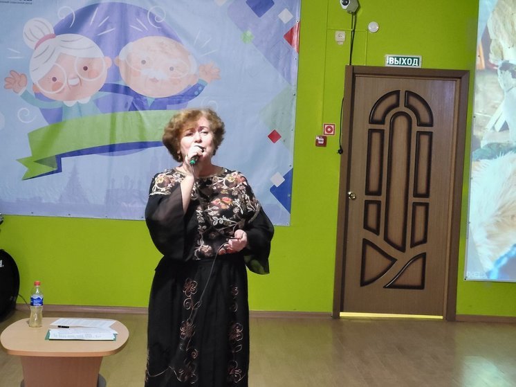В Астрахани «Мадам поёт стихи»