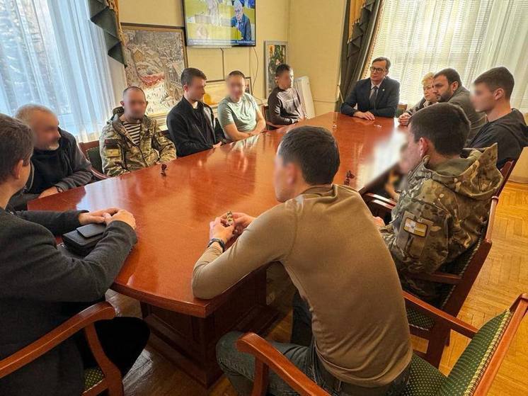 Глава Кисловодска встретился с приехавшими на побывку участниками СВО