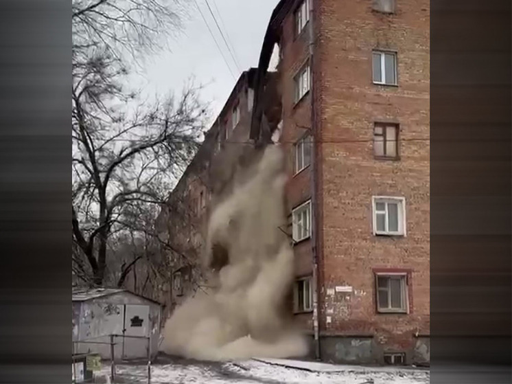 Подъезд пятиэтажки в Ростове-на-Дону, где ранее упала стена, обрушился полностью