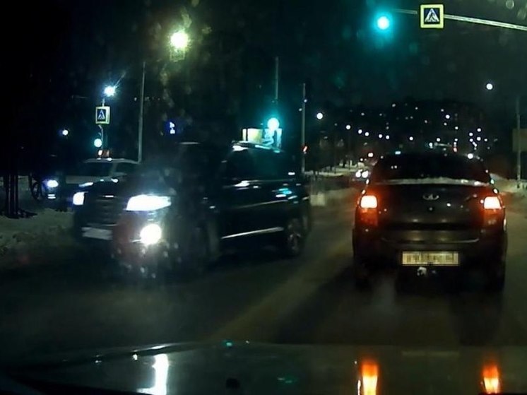 На улице Новосёлов в Рязани водитель проехал по встречной полосе