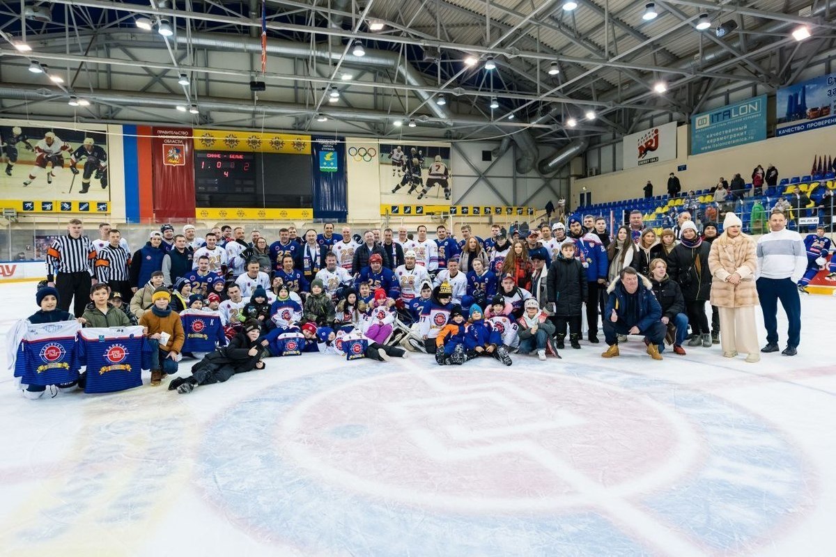 Sakhalin senator played hockey with Russian sports legends