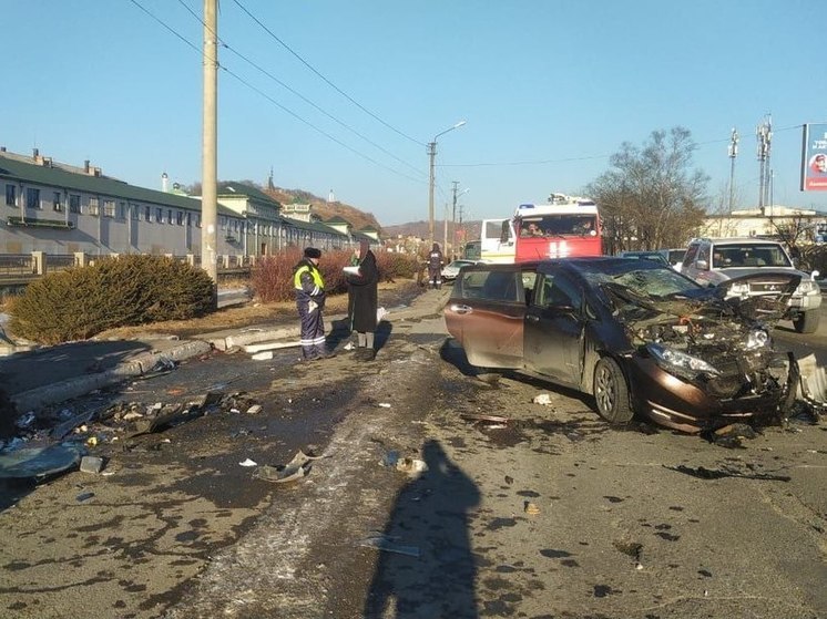 «Папа лежал рядом с дочерью»: стали известны подробности страшного ДТП в Находке