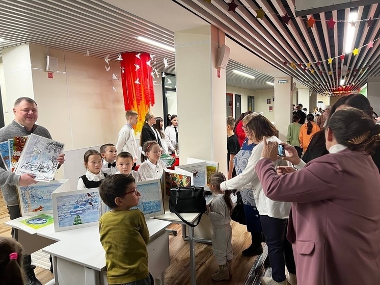 Школа-интернат в Яр-Сале провела масштабную ярмарку в поддержку детей из Волновахского района