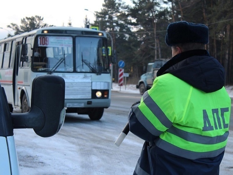 УМВД: За день водители омских автобусов и маршруток совершили 71 нарушение