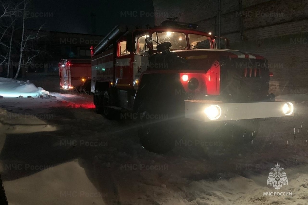 Сколько человек в орле. Орел на привокзальной площади г орла. Сколько человек в орле. Экскурсия по городу. Орел город ленинская.