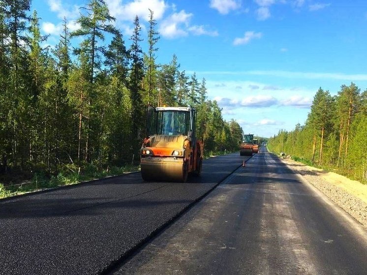 В Белоярском районе по нацпроекту ремонтируют трассу на Ямал