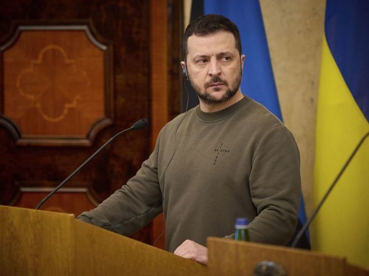 Владимир Зеленский выступил против уличной мобилизации украинцев