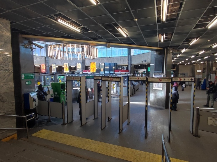 На Ладожском вокзале завершили ремонт вестибюля