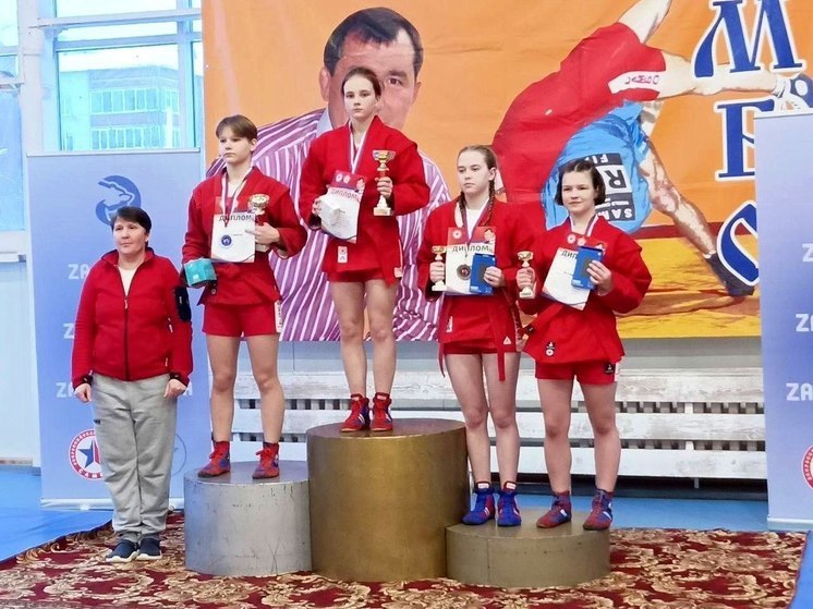 Три "золота" завоевали чувашские самбисты на юношеских соревнованиях в Пермском крае