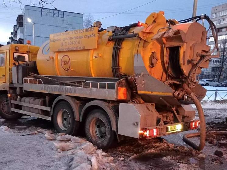 Специалисты Леноблводоканала восстановили водоснабжение в Отрадном