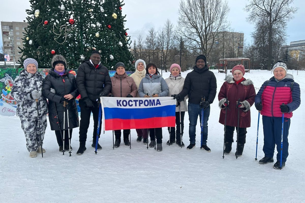 В Костроме состоялась очередная встреча любителей скандинавской ходьбы в рамках проекта «Ходи веселей, Кострома!»