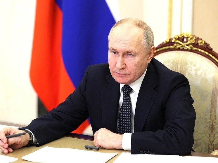 Путин назвал губернатору Петербурга вопросы, требующие особого внимания