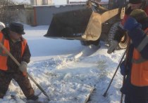 Прокуратура внесла представление мэрии после падения ребенка в засыпанный снегом открытый люк на улице Панфилова