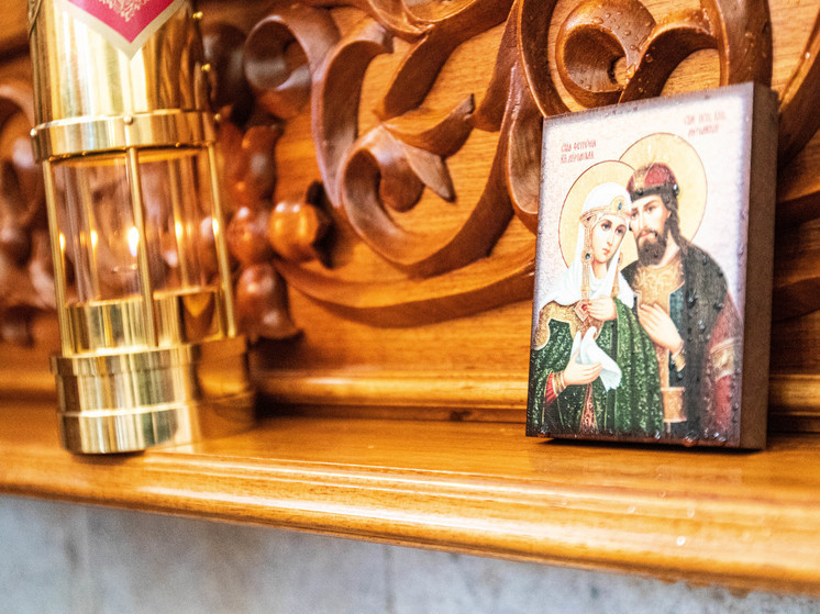 Огонь доставили с родины Петра и Февронии - покровителей семейного очага