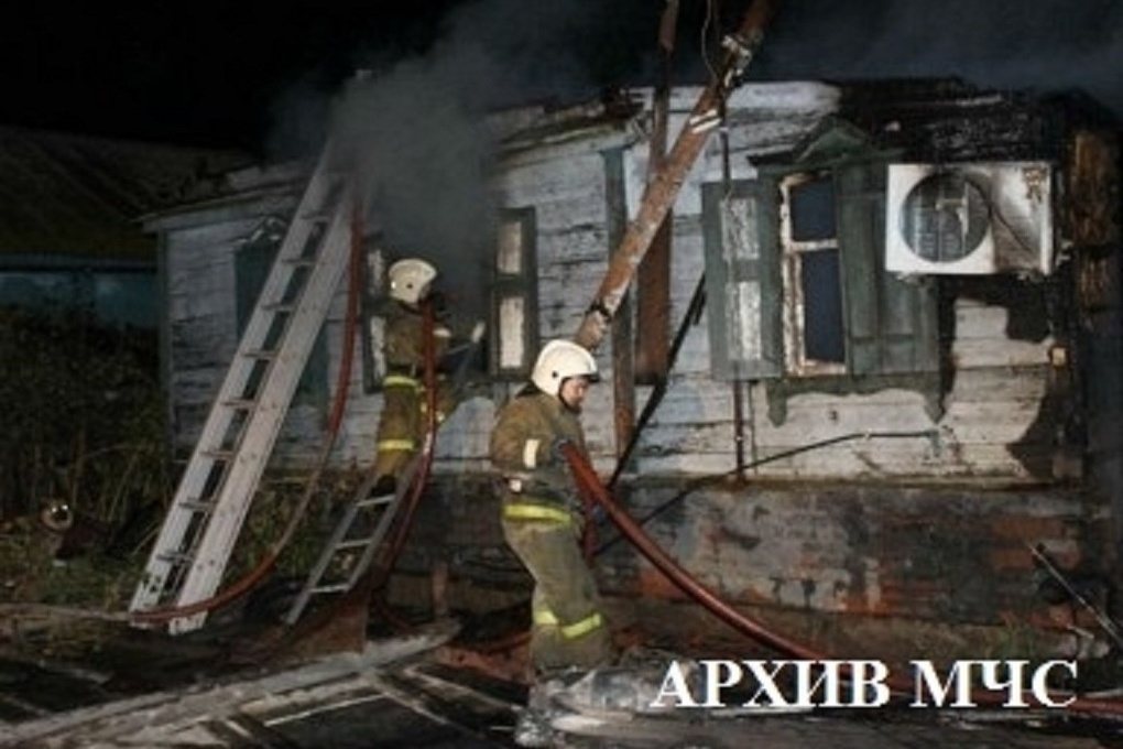За сутки в Костромской области сгорели два дома, есть пострадавший