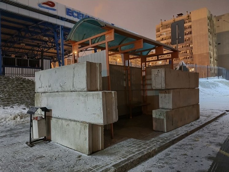 Гладков объяснил отсутствие навесов у укрытий на остановках Белгорода