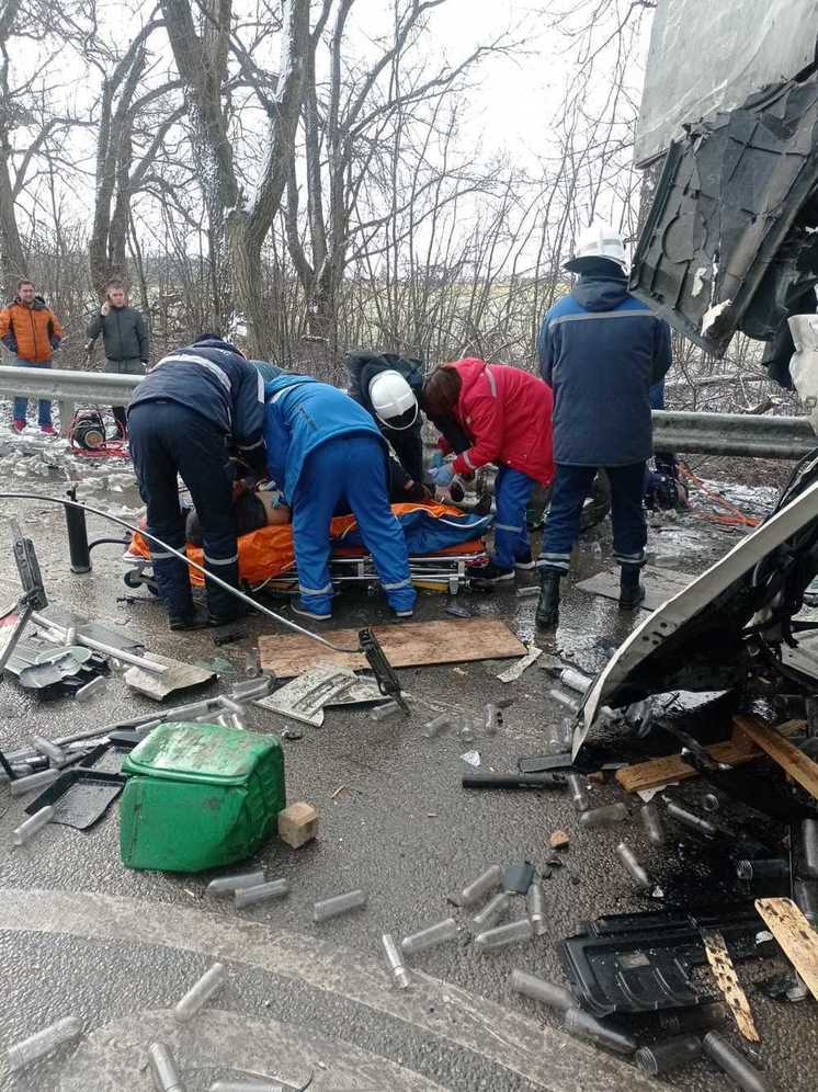 Тихорецкие спасатели помогли пострадавшему в аварии