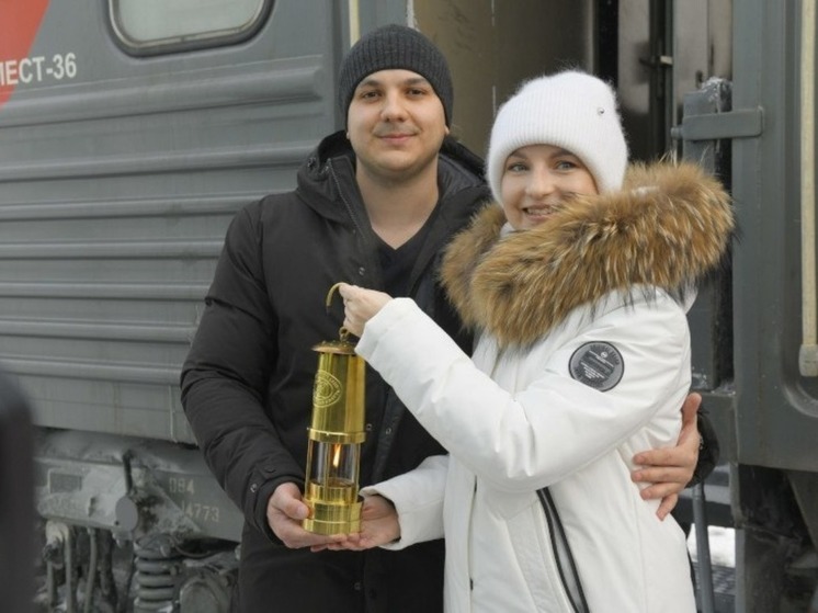 В Омск привезли огонь Всероссийского семейного очага «Сердце России»