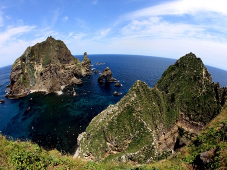 Южная Корея выразила протест Японии из-за позиции по островам Токто